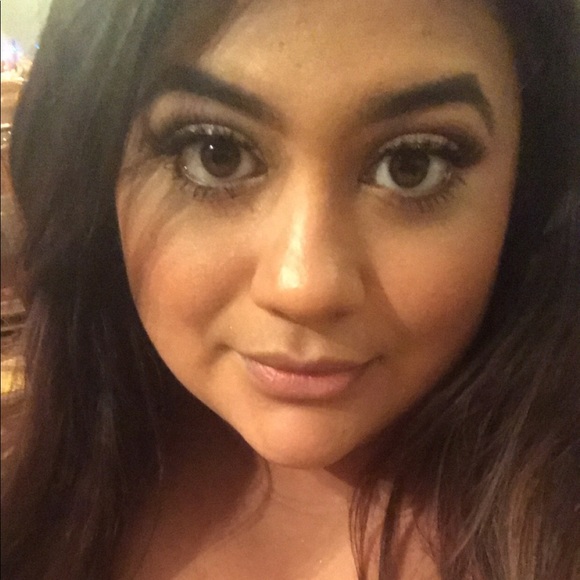 Meet your Posher, Jessica - Picture 3 of 5